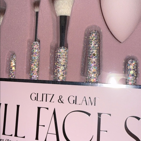 Glitz and glam Full Face Makeup Brush Set - Silver crystal - Picture 5 of 10
